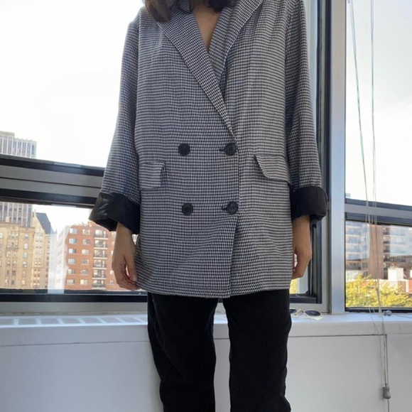 The cutest oversized houndstooth blazer - Picture 4 of 7